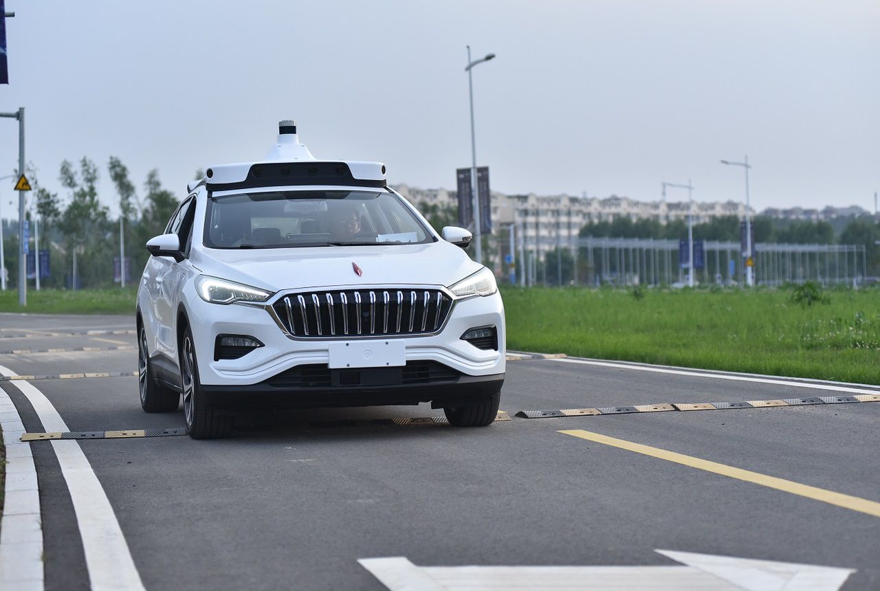 Bez kierowcy i kierownicy? Baidu zaprezentowało nowe robotaxi