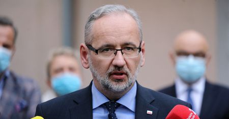 Powrót nauki zdalnej i obostrzeń? Niedzielski o planach rządu