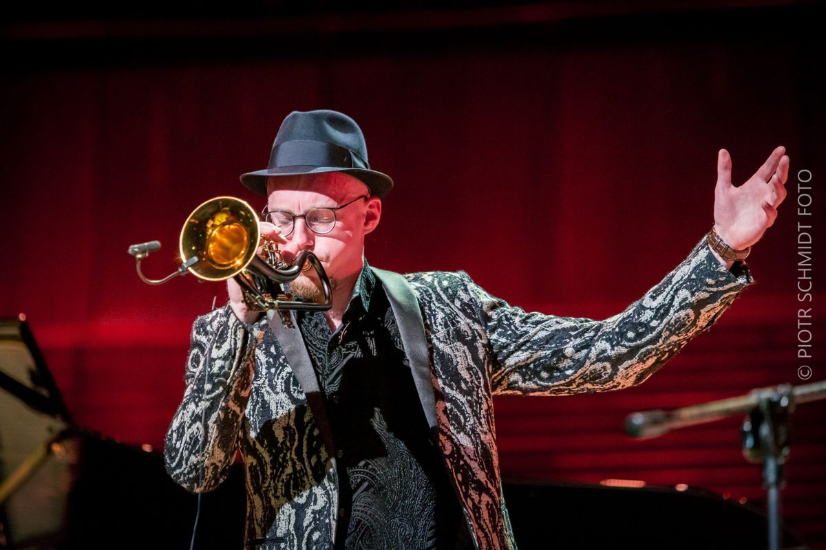 Piotr Schmidt International feat. Leszek Możdżer &amp; Mino Cinelu: Energetyczna mieszanka dźwięków w NOSPR