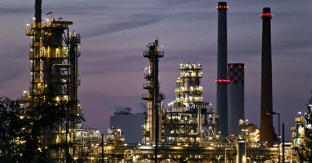Orlen obejdzie się smakiem. Shell sprzeda udziały w niemieckiej rafinerii Brytyjczykom