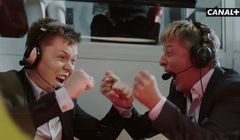 Kibicowskie „Przeżyj to sam” oraz Twarowski i Ćwiąkała pełni emocji reklamują PKO Ekstraklasę w Canal+ (wideo)