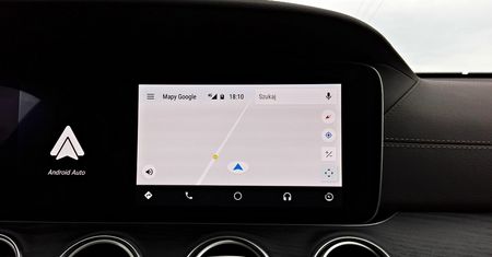 Toyota ma powiedzieć „tak” Androidowi Auto. Ciekawe, Google przecież zbiera za dużo danych