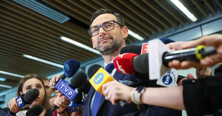 "Nie ja powinienem tu siedzieć". Daniel Obajtek przed komisją śledczą ds. afery wizowej