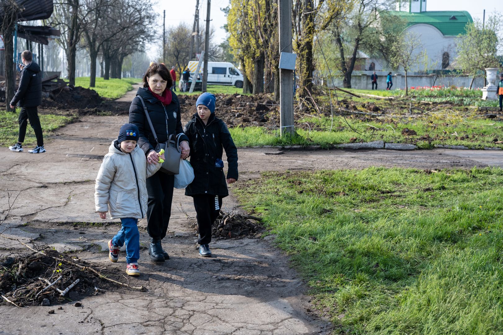 Rosjanie "troszczą się" o dzieci z Ukrainy. I straszą je pracą w Polsce