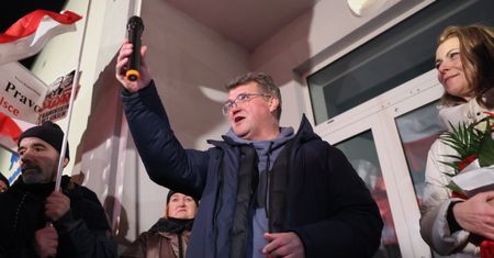 Wąsik zabiera głos. "Czas wrócić do obowiązków! Do rychłego zobaczenia!"