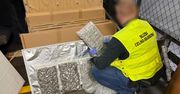 Warszawa: Przesyłka z Kanady wzbudziła podejrzenia. W środku przemyt