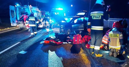 Tragedia w Makowiskach. Auto wjechało w pieszych