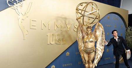 Ekstrawagancja wygrała z klasyką. Emmy zdetronizowało tradycyjny garniak