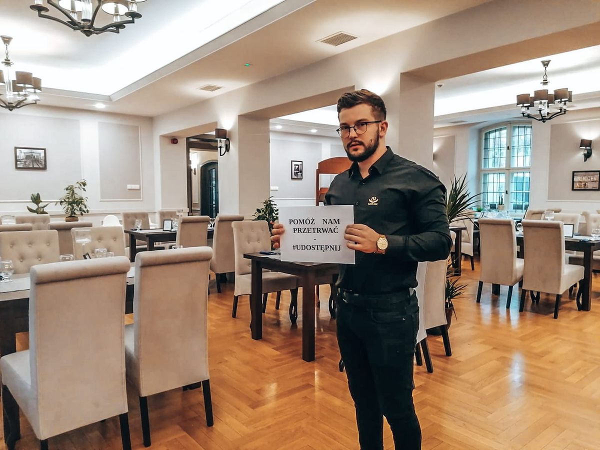 Obostrzenia w Polsce. Dawid Zmyślony (na zdjęciu) z Black Dave Restaurant zdecydował się otworzyć swoją restaurację.