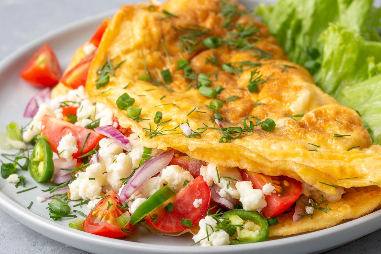 Na zwykły omlet wrzucam greckie dodatki. Proste, a sycące i pyszne