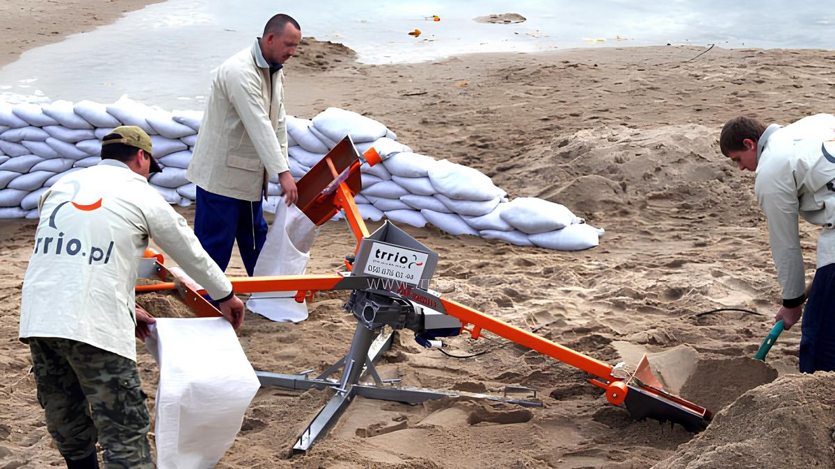 Napełniacz worków przeciwpowodziowych Trrio 107