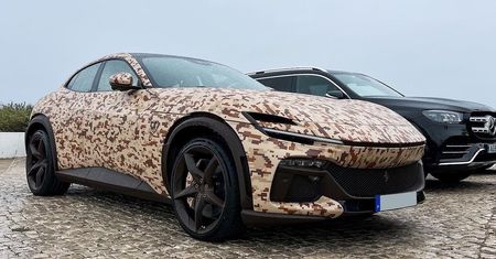 Luksusowe ferrari pokryło się pikselami. Właściciel miał niezłą fantazję