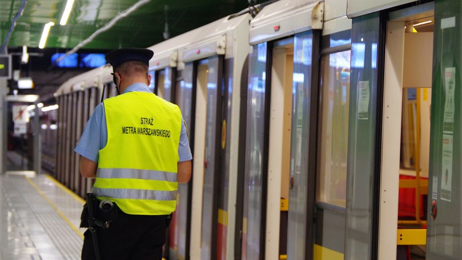 Warszawskie metro MaBa
PHOTO: ZOFIA I MAREK BAZAK / EAST NEWS Warszawa Metro linia numer II N/Z stacja Ksiecia Janusza , straznik metra , sklad EZT Siemens Inspiro
ZOFIA BAZAK