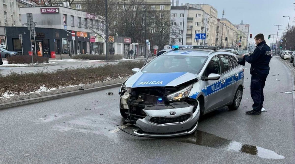 Wjechał w radiowóz na Woli i uciekł. Został zatrzymany. 