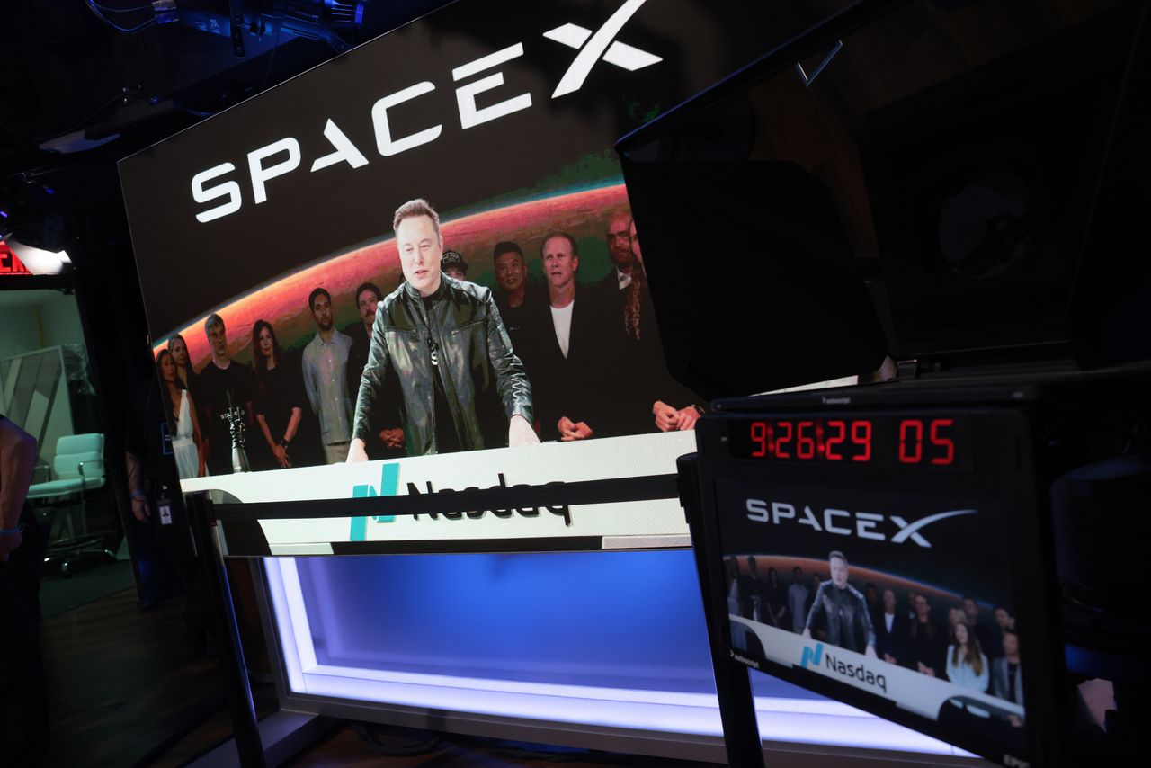 Akcje SpaceX poniżej ceny debiutu. Kto wierzył w utrzymanie kursu, stracił