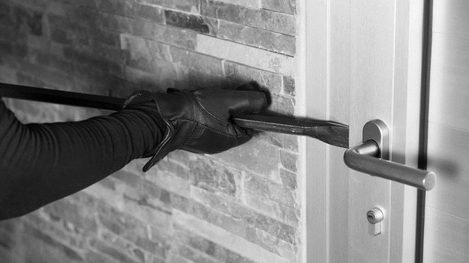 HAVEN - bezpieczny dom. Niezniszczalny zamek powstrzyma złodzieja 1