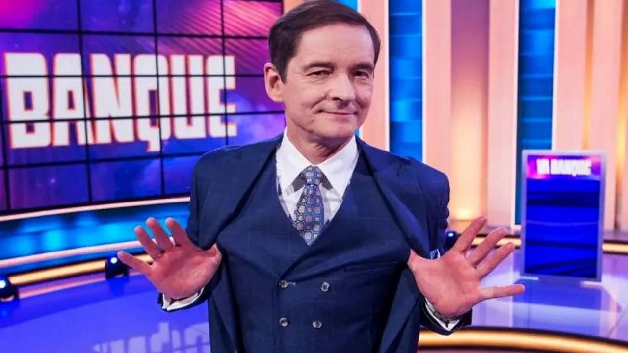 Przemysław Babiarz jest prowadzącym "Va Banque" od 2020 r.