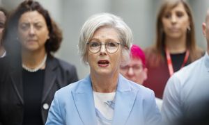 Australijska polityczka po ataku straciła obie nogi. Teraz zabrała głos