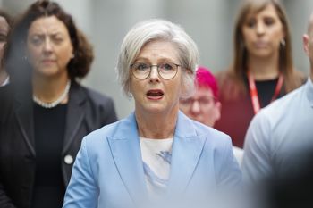 Australijska polityczka po ataku straciła obie nogi. Teraz zabrała głos