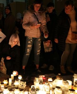 Protesty po śmierci 30-latki. Piękny gest w stolicy [RELACJA NA ŻYWO]