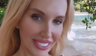 Pozowała w skąpym bikini. "Plastic is fantastic"