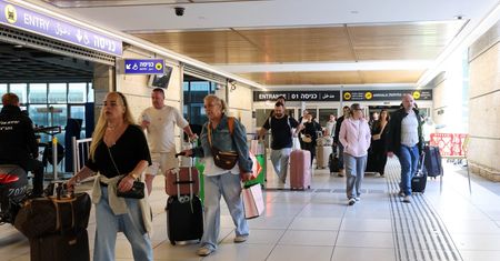 Chaos nie tylko na Bliskim Wschodzie. Turyści z Azji utknęli w Europie