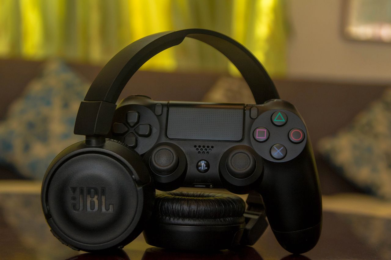 PS5 i PS4: Sony będzie mogło słuchać naszych rozmów. Oficjalnie: to w trosce o bezpieczeństwo