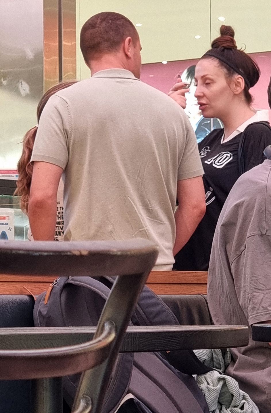 Dominika i Marcin Hakiel na komplementowaniu wyprawki 