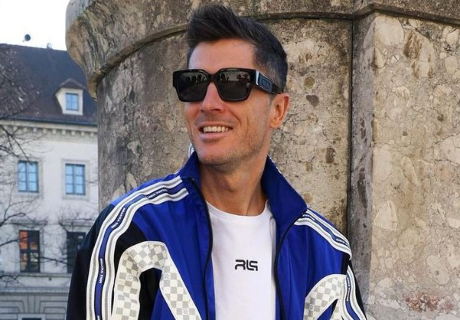 Robert Lewandowski często chodzi w dresach 