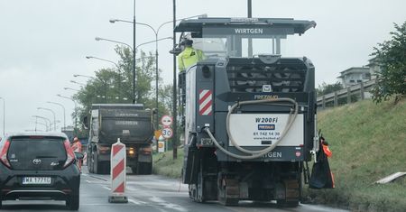 Paraliż na al. Witosa w Lublinie. Zwężenia, zamknięty zjazd przy Makro i gigantyczne korki