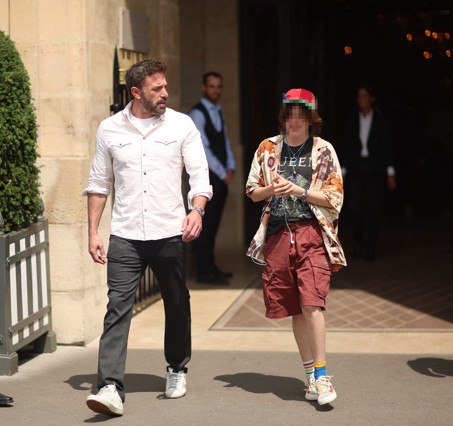 Jennifer Lopez i Ben Affleck w Paryżu z rodziną. Na zdjęciu Seraphina