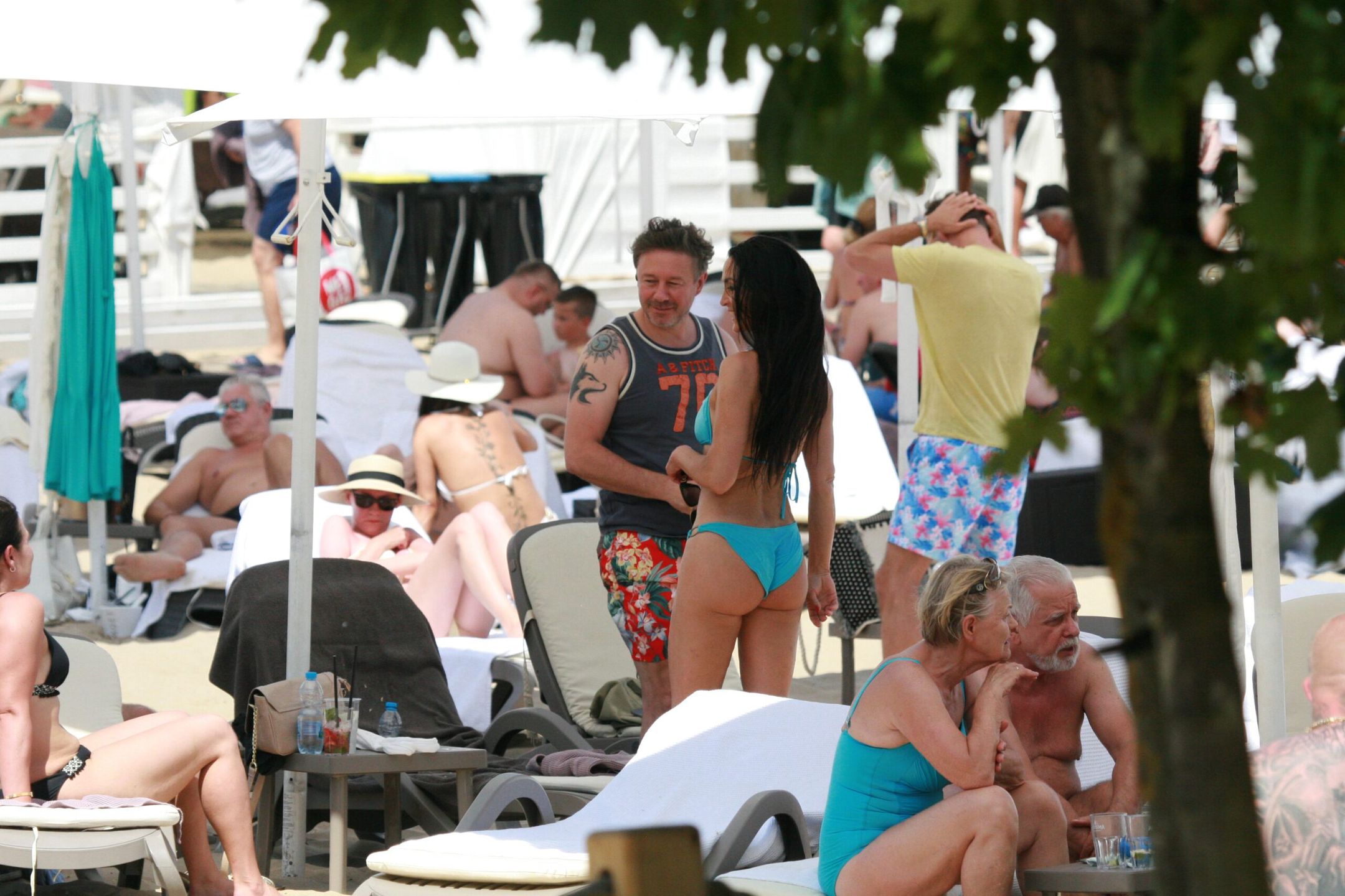 Andrzej Piaseczny na plaży w Sopocie