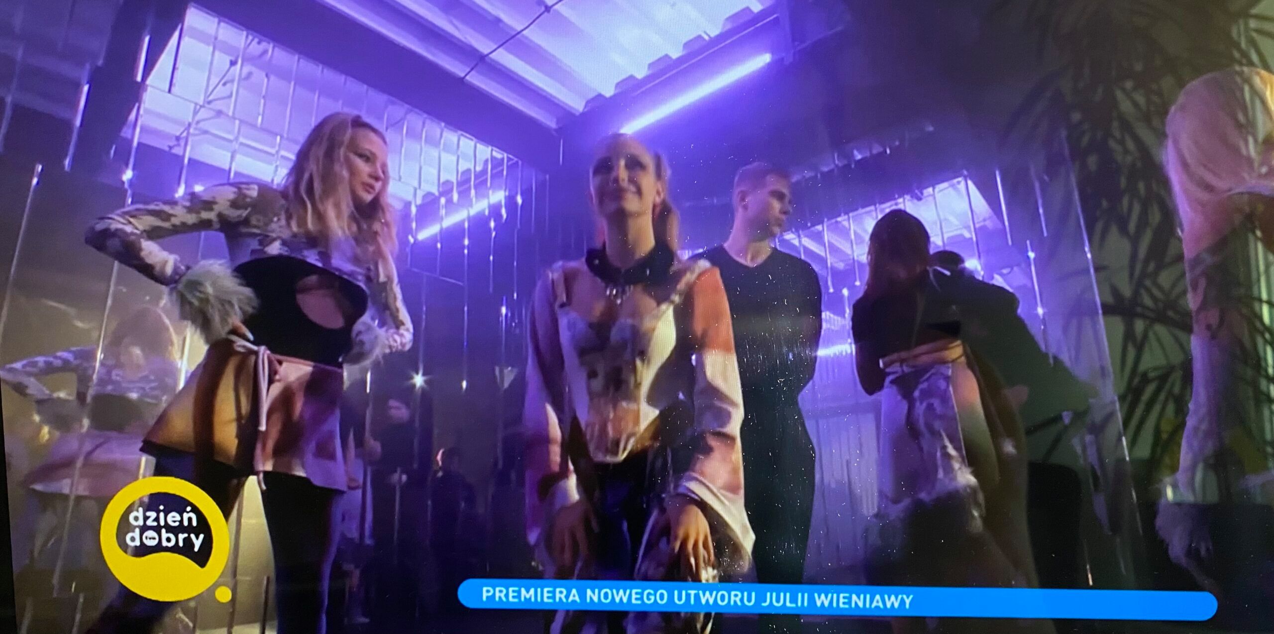 Julia Wieniawa na planie teledysku do singla Rozkosz | fot. DDTVN