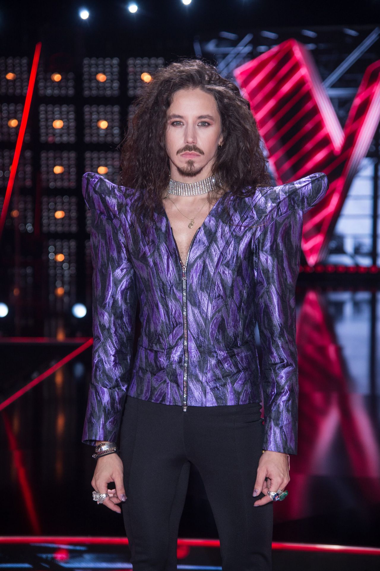 Michał Szpak podczas drugiego finałowego odcinka The Voice of Poland 11