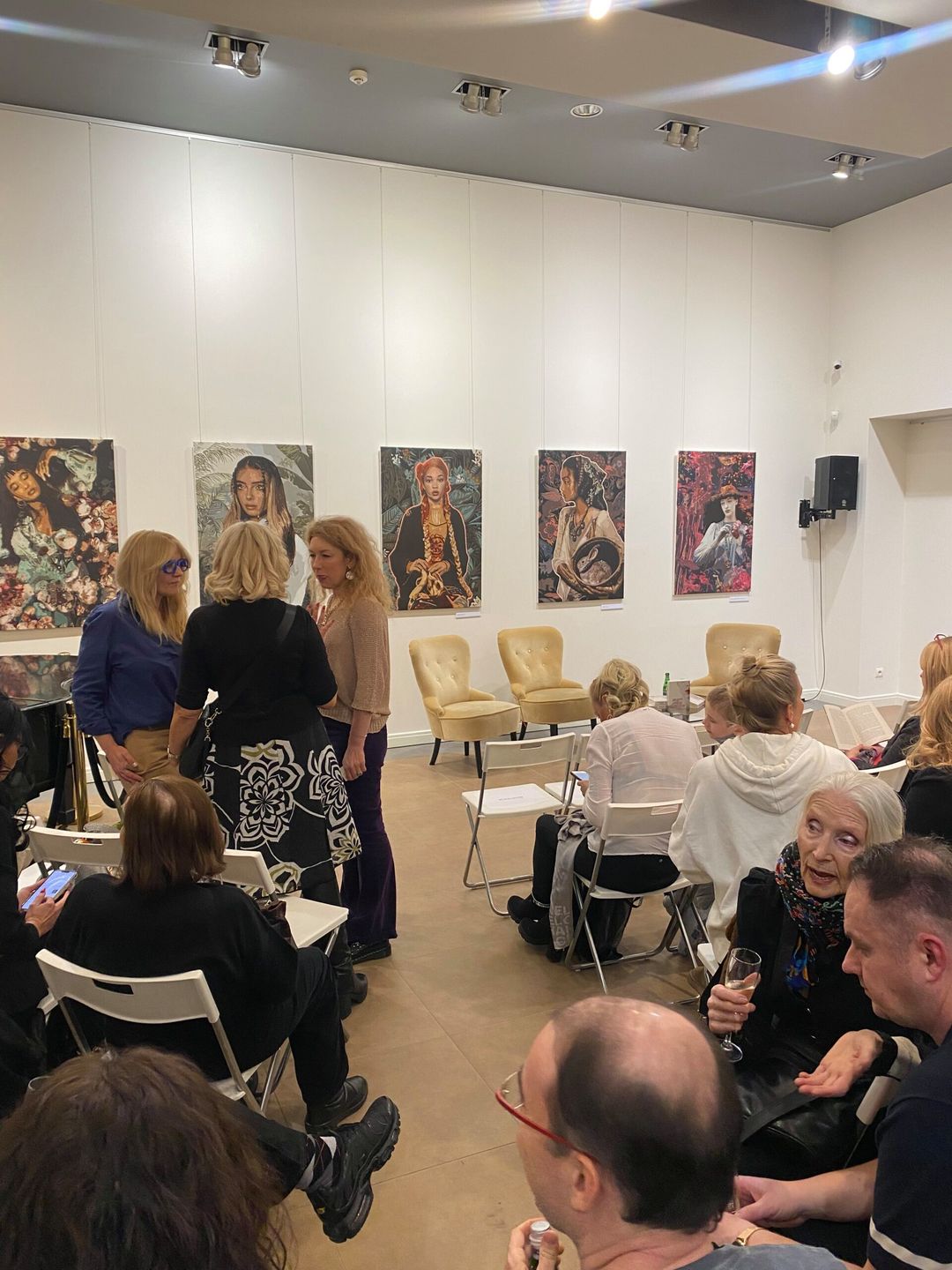 Przedstawiciele mediów czekają na Joannę Racewicz