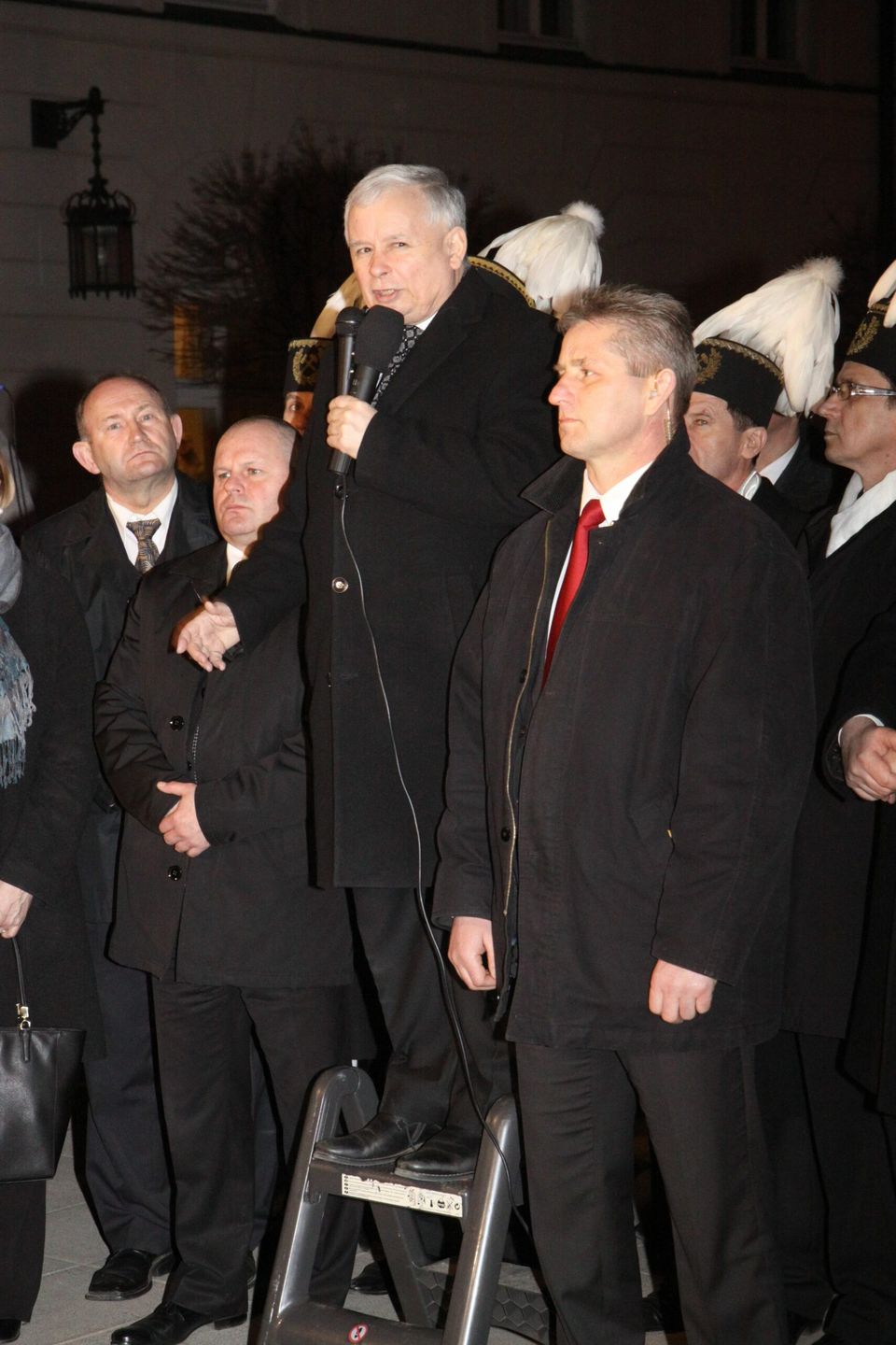 Jarosław Kaczyński i jego ochrona na miesięcznicy smoleńskiej