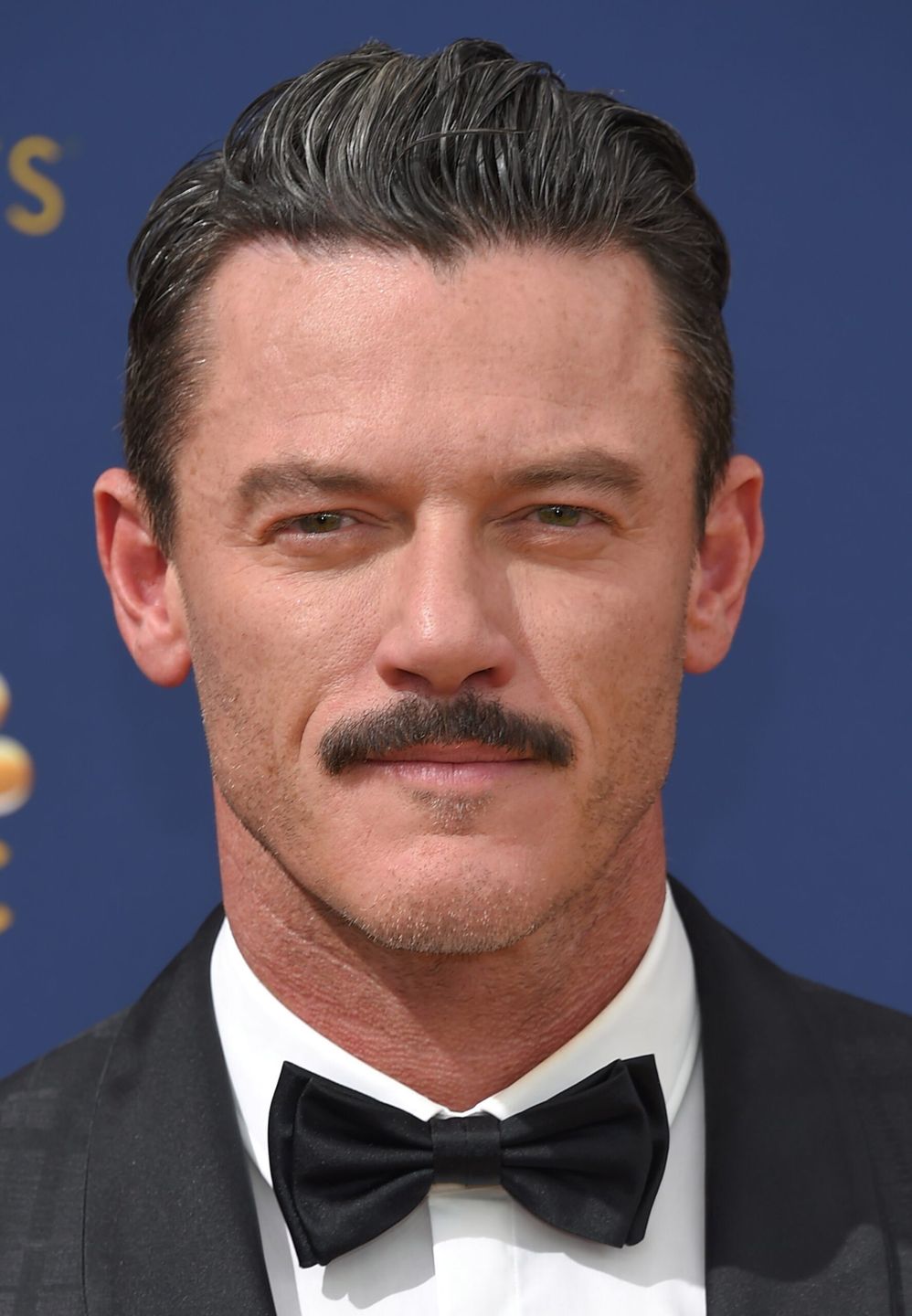 Luke Evans jest podobny do Orlando Blooma
