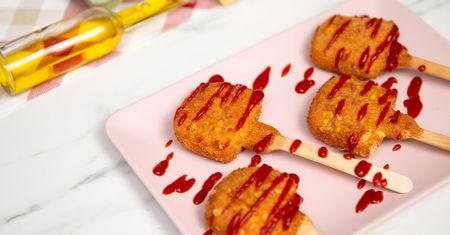 Chrupiąca panierowana mozzarella. Idealna przekąska na wieczór z przyjaciółmi