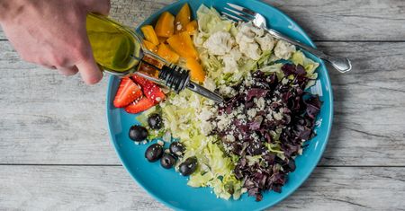 Eksperci wskazali najzdrowszą dietę. Można dzięki niej sporo schudnąć, ale nie tylko