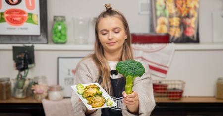 Chipsy z brokuła w parmezanowej panierce. Zdrowa i pyszna przekąska