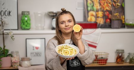 Makaron w kremowym sosie cytrynowo czosnkowym. Idealna pasta na lato