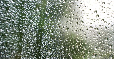 Wigilia głównie z deszczem, na zachodzie z temperaturą do 10 stopni Celsjusza