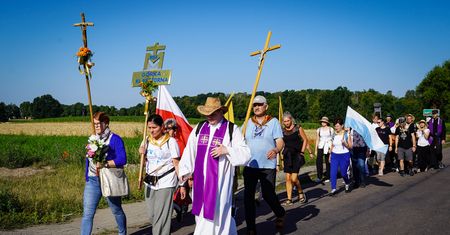 Z Górki Klasztornej na Jasną Górę