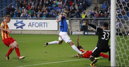 Ekstraklasa zawiesza rozgrywki do 26 kwietnia włącznie. Do tego czasu nie będzie też meczów w niższych klasach rozgrywkowych