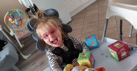 Laura ma AGS, a w USA to leczą