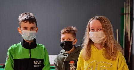 Inteligentni nastolatkowie częściej lubiani przez swoich rówieśników