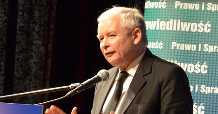 “Totalna korupcja polityczna”. Opozycja o obietnicach prezesa PiS