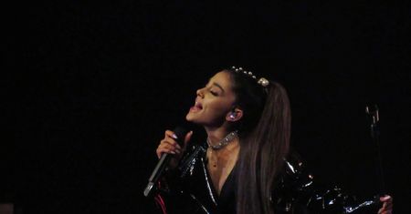 Ariana Grande pojawi się w serialu Jima Carreya