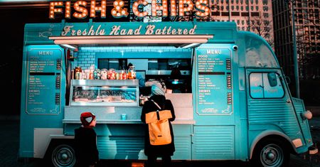 Jak wyposażyć food trucka?