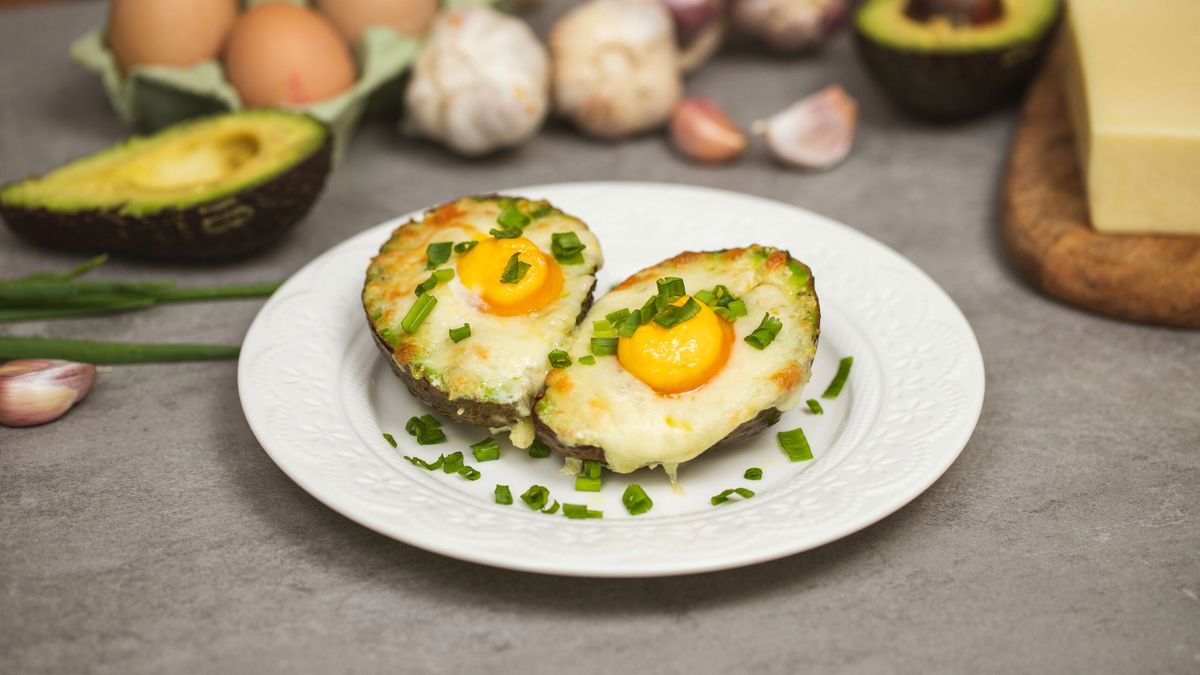 Jajko zapiekane w awokado- Pyszności